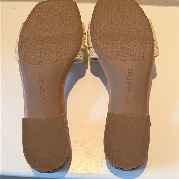 Elegant Cream Woven Slide Sandals - Picture 7 of 11